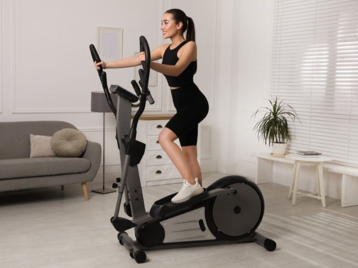 ايهما أفضل جهاز المشي أو الغزال الطائر