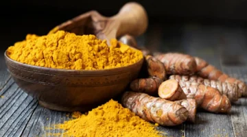 أضرار الكركم على الجسم وفوائده