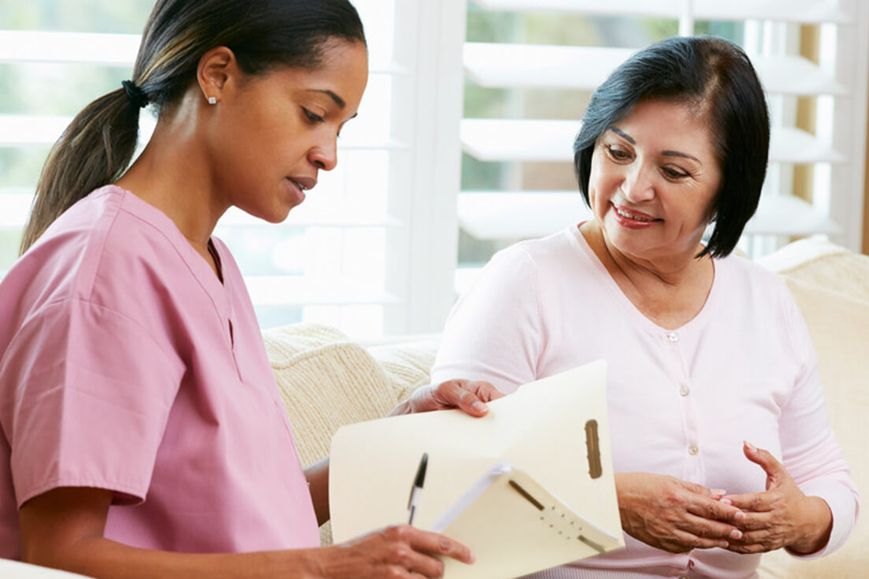 دور الأخصائي الاجتماعي في المجتمع