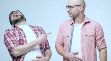 تفسير حلم استهزاء شخص بي