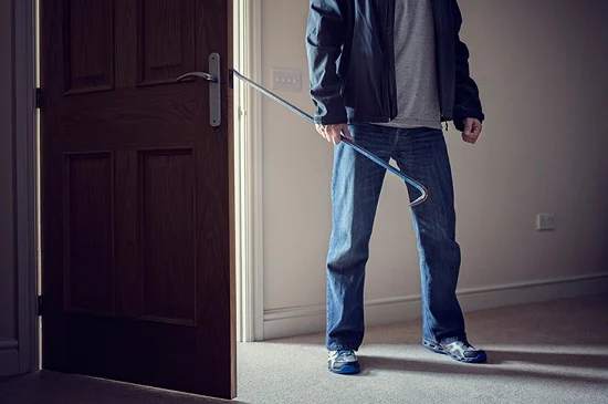 تفسير حلم السرقة والهروب