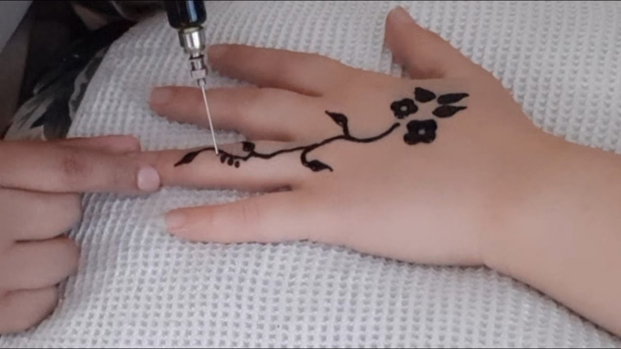 طريقة إزالة الحناء السوداء من اليد بسرعة