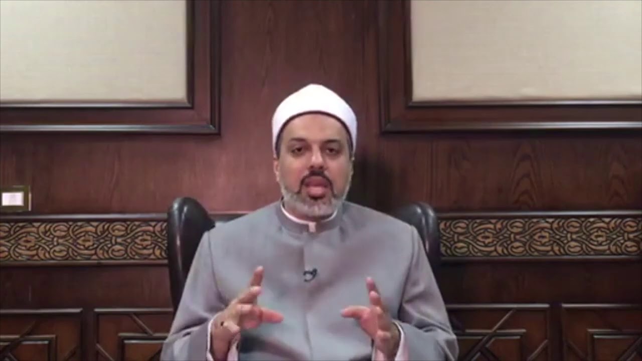 علام يدل تشبيه تعليم الاستخارة بتعليم السورة من القرآن