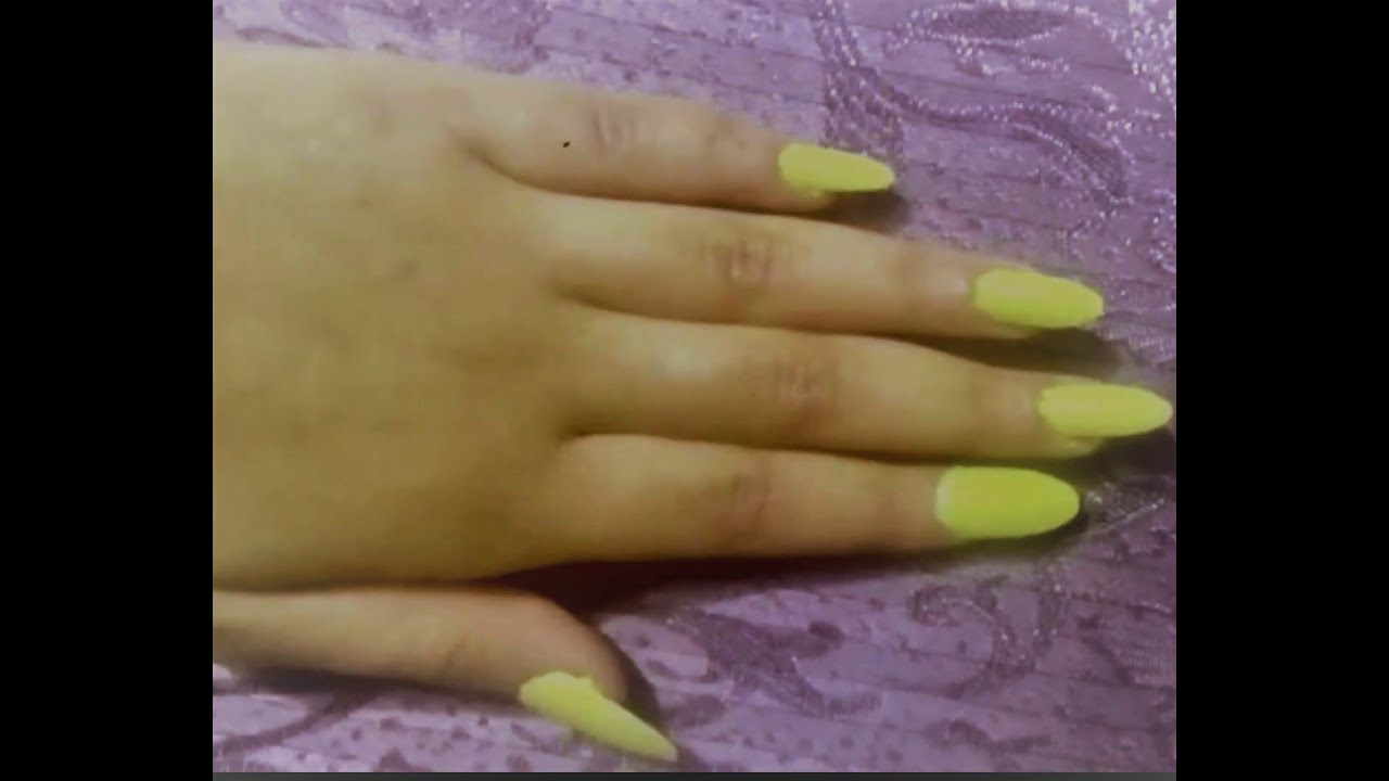 طريقة إزالة صمغ الأظافر