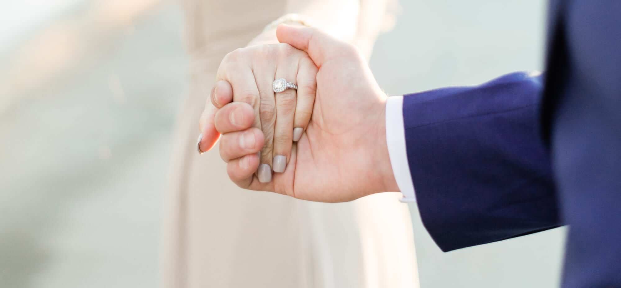 تفسير حلم خطوبة حبيبتي من غيري في المنام