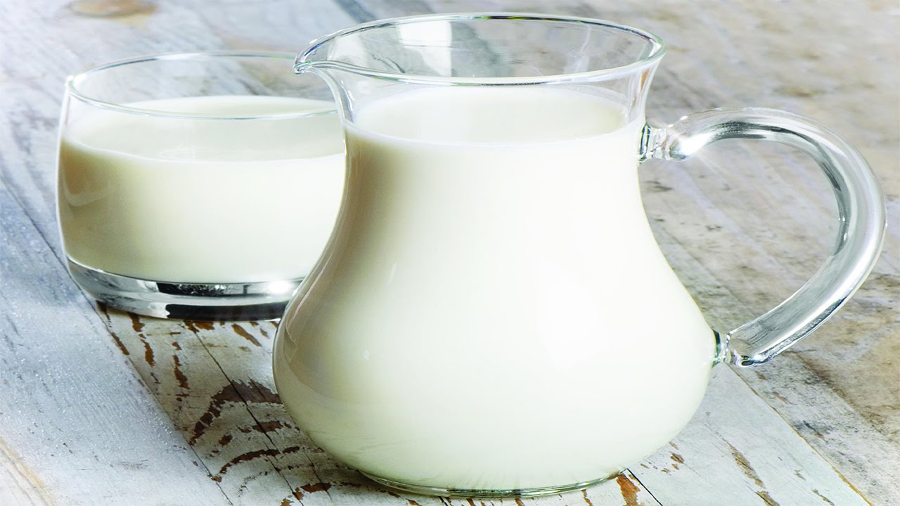 هل اللبن يزيد الوزن قبل النوم