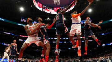 كم عدد حكام مباراة كرة السلة وما مهام كل منهم