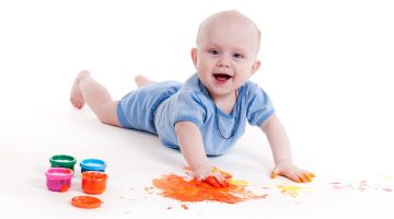 ماذا يتعلم الطفل في عمر سنتين