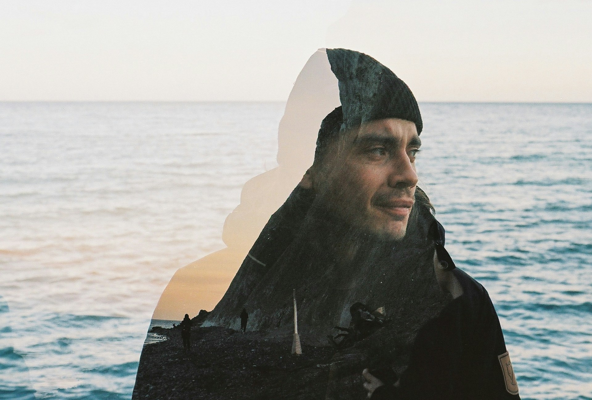 تفسير حلم بكاء الحي مع الميت في المنام