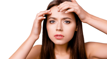 استخدمت اكرتين وما تقشر وجهي