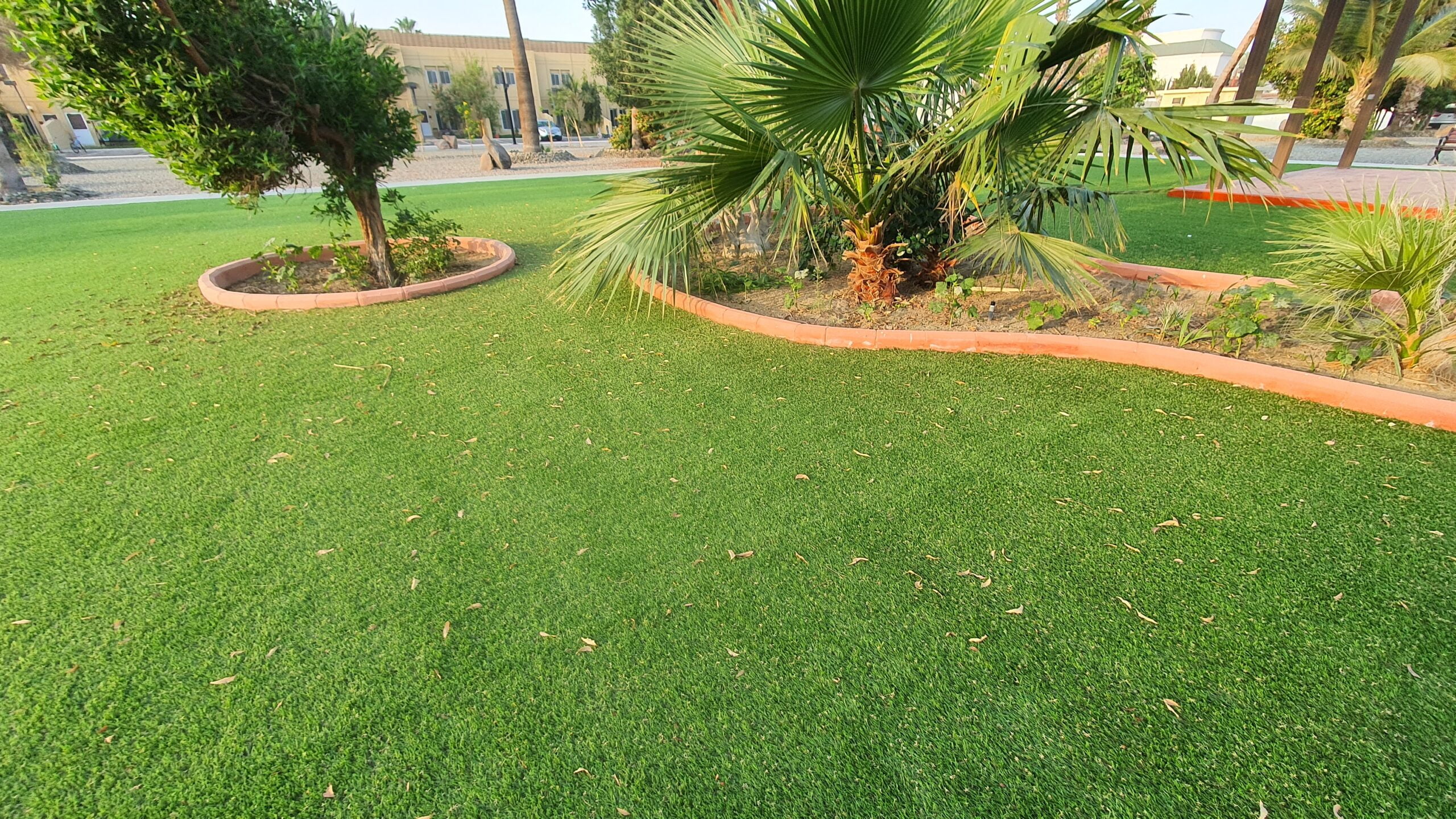 طريقة تركيب العشب الصناعي على الجدار