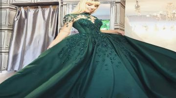 فستان أخضر غامق وش يناسبه جزمة