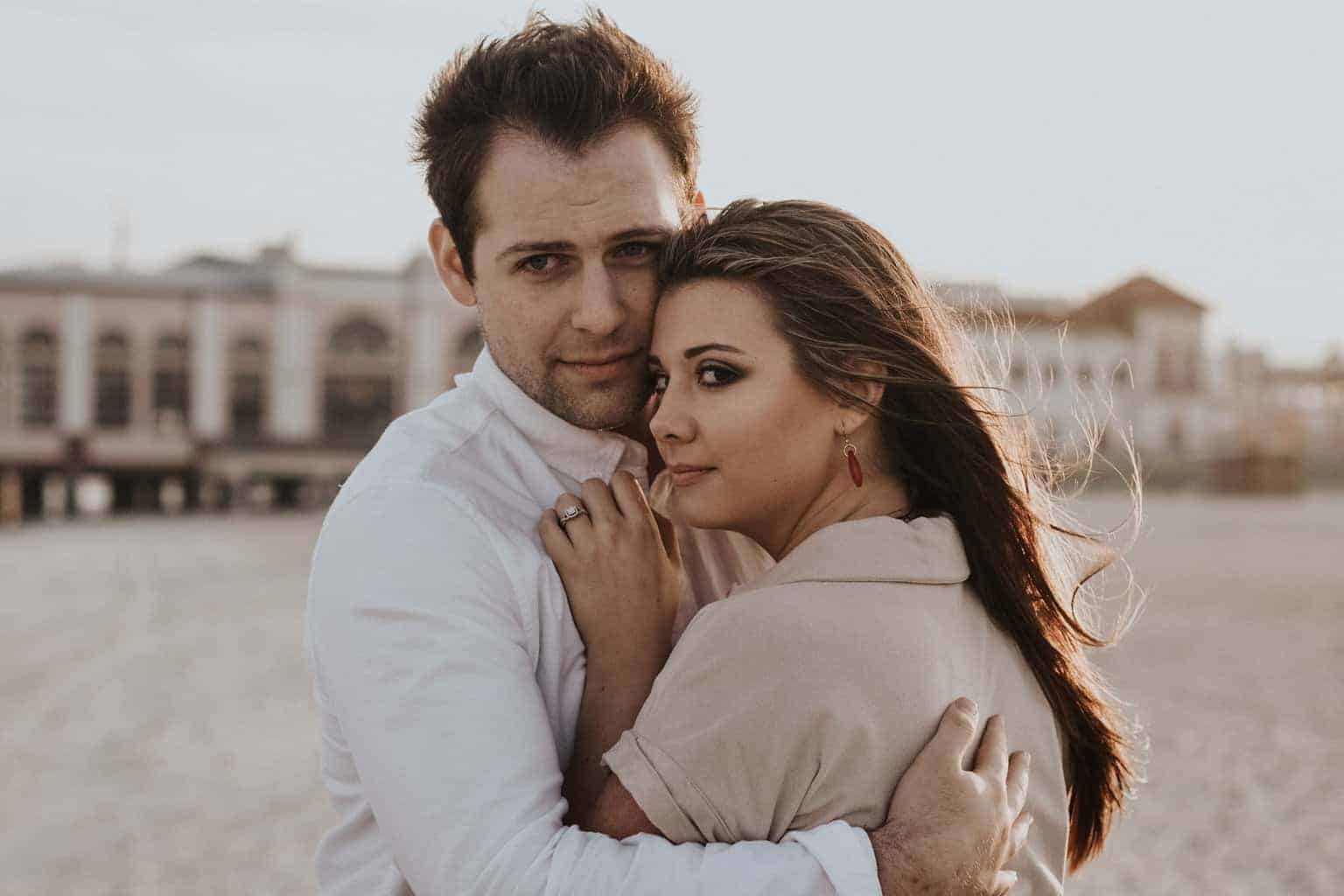 علامات حب الزوج لزوجته وقت الزعل 