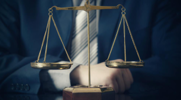 تعبير عن مهنة المحاماة قصير