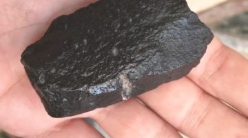 كيف تعرف حجر النيزك الأصلي