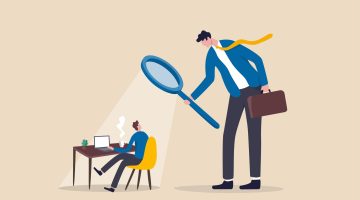 عبارات عن مراقبة الناس لك