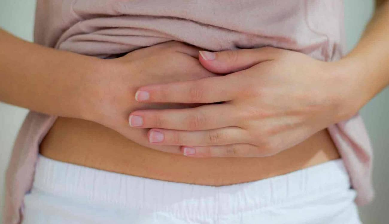 أسباب انتفاخ البطن من أعلى